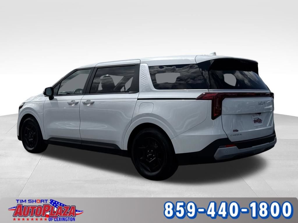 Used 2025 Kia Carnival FWD image 2