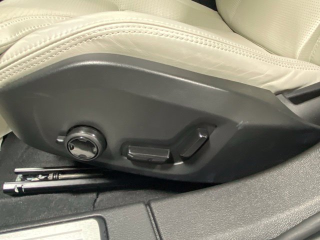 Certified 2025 Volvo V60 B5 Cross Country Ultra AWD/4WD image 13