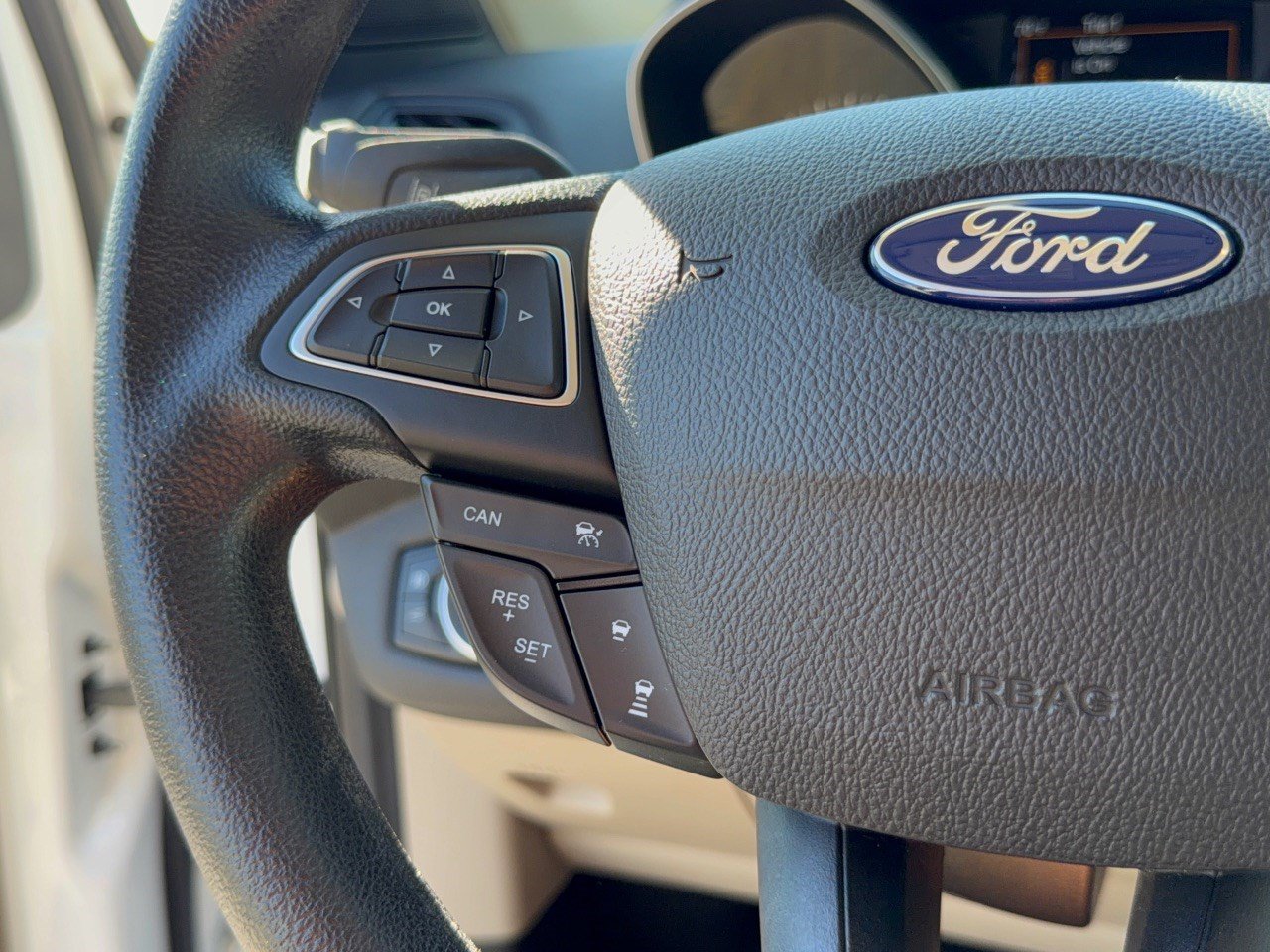 Used 2019 Ford Escape SE FWD image 18