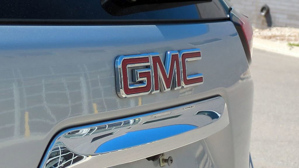 Used 2021 GMC Terrain SLE w/ Driver Convenience Package image 12