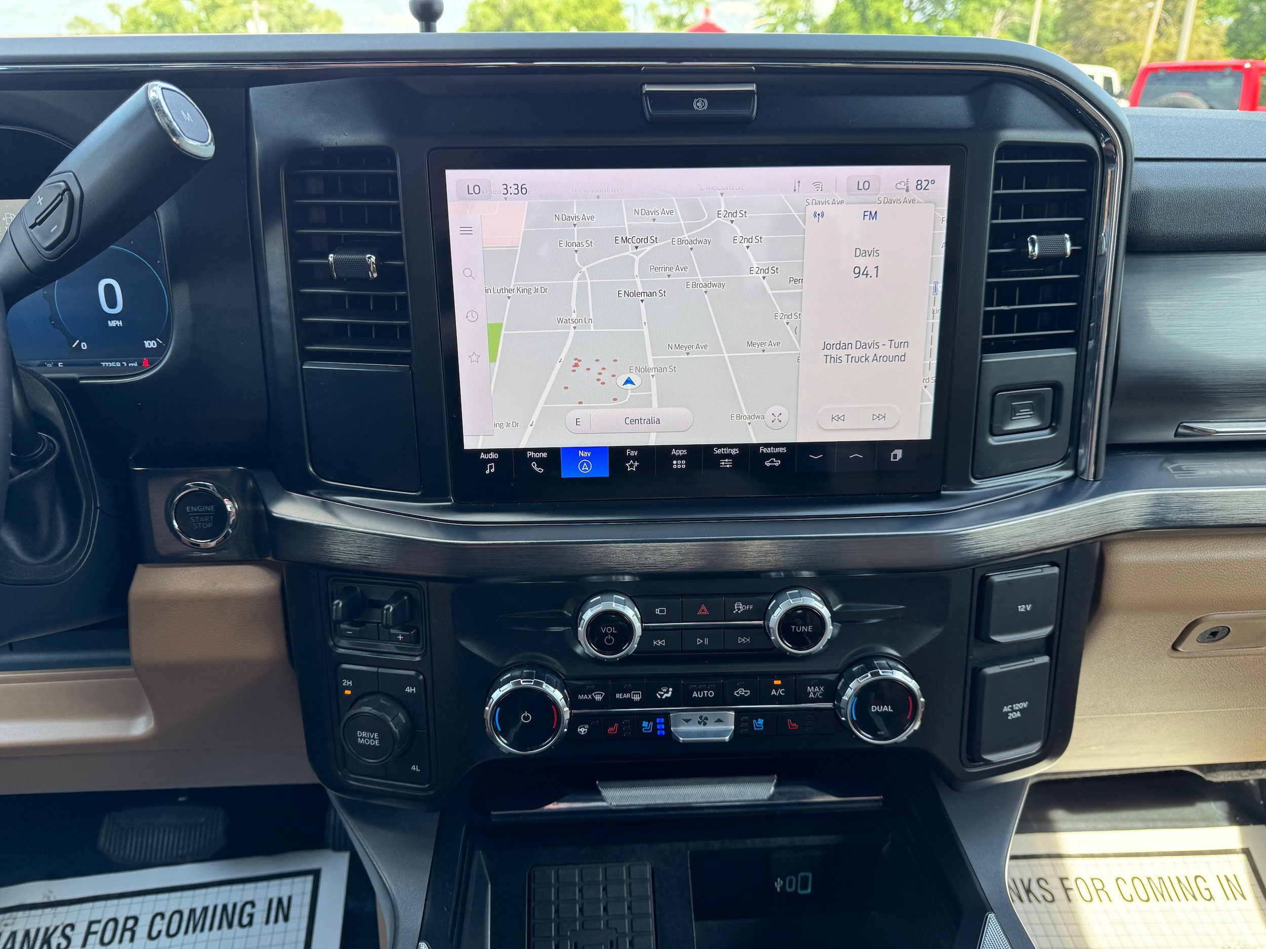 Used 2025 Ford F450 Lariat AWD/4WD image 21