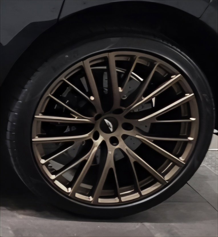 New 2026 Aston Martin DBX S image 4