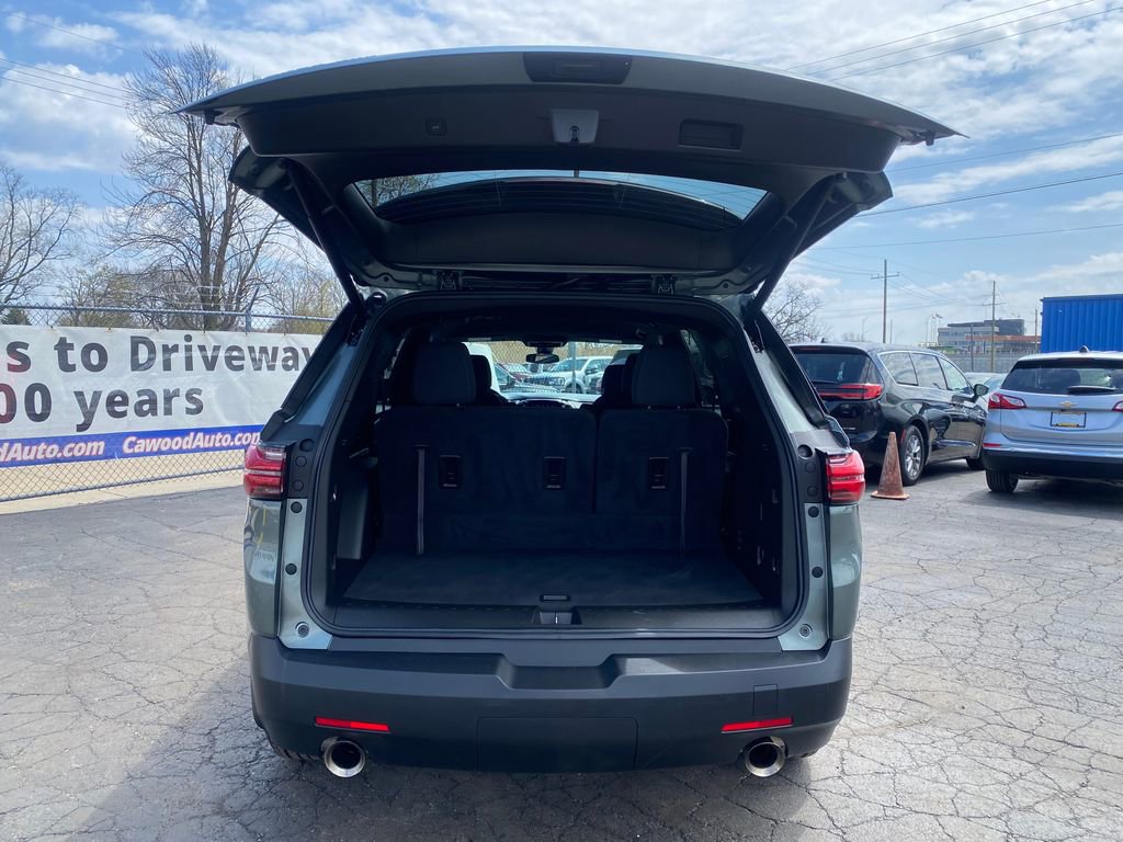 Used 2023 Chevrolet Traverse LT AWD/4WD image 4