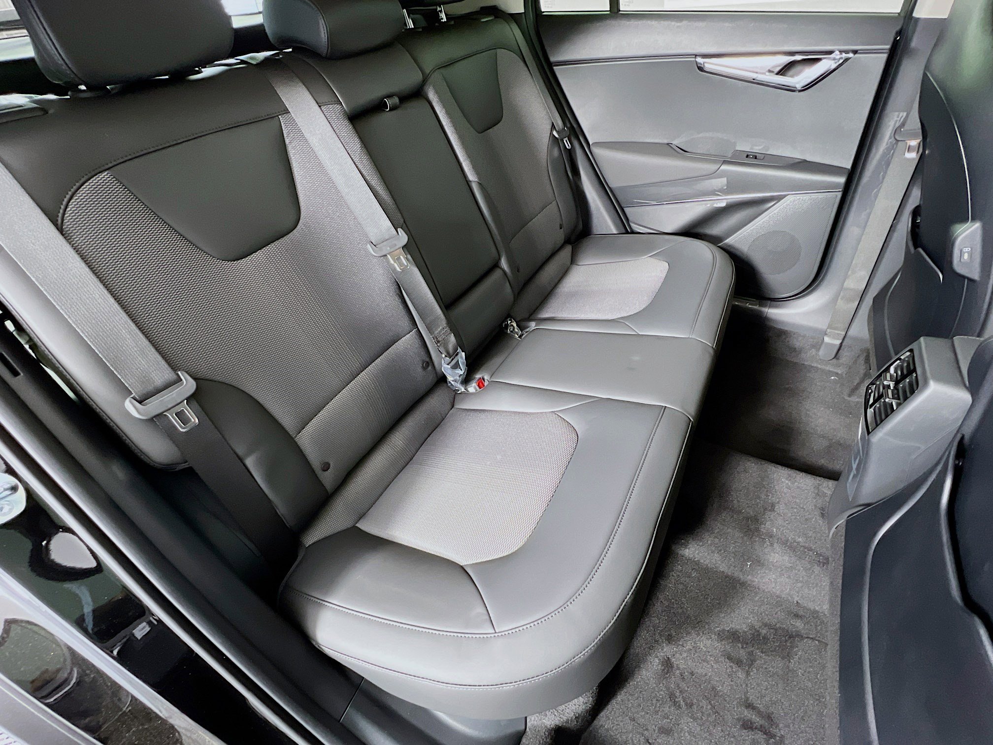 New 2025 Kia Niro EX image 24