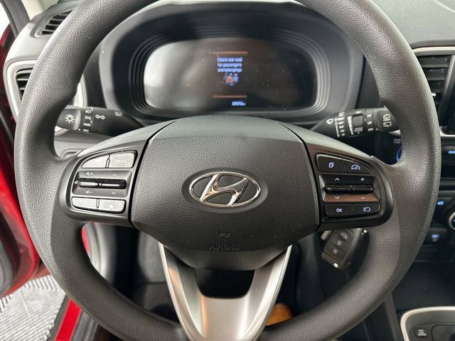 Used 2024 Hyundai Venue SE image 18