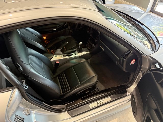 Used 2004 Porsche 911 GT3 RS image 15