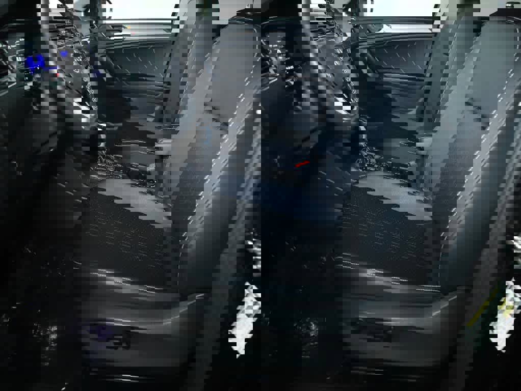 Certified 2023 Volkswagen Tiguan SE image 18