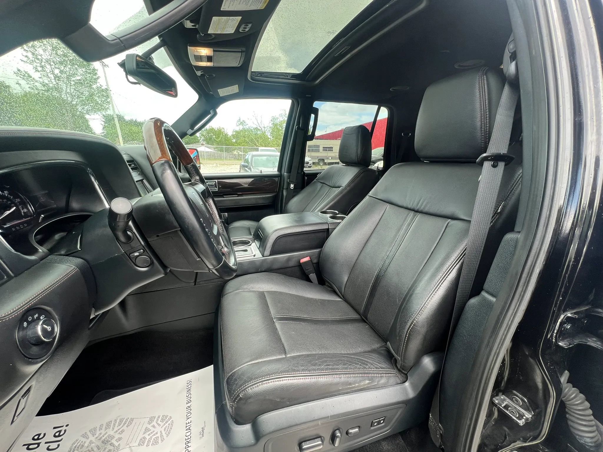Used 2016 Lincoln Navigator Reserve AWD/4WD image 11