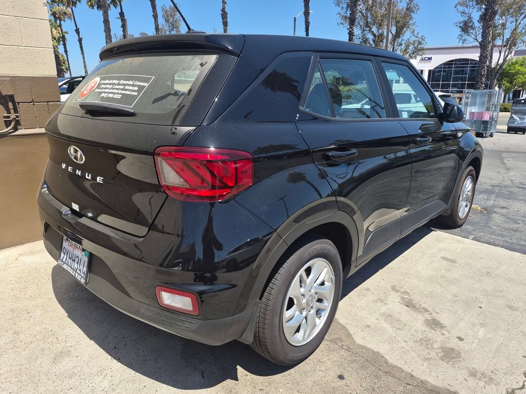 Used 2026 Hyundai Venue SE FWD image 6