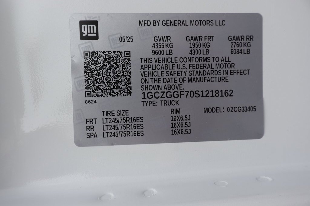 New 2025 Chevrolet Express 3500 w/ Chrome Appearance Package image 29