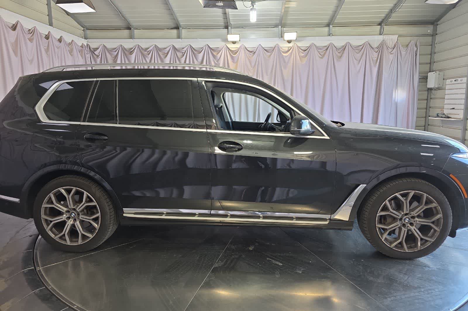 Used 2025 BMW X7 xDrive40i AWD/4WD image 9