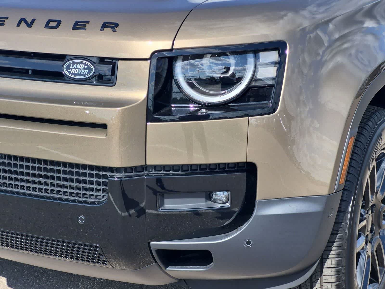 New 2026 Land Rover Defender 110 S AWD/4WD image 10