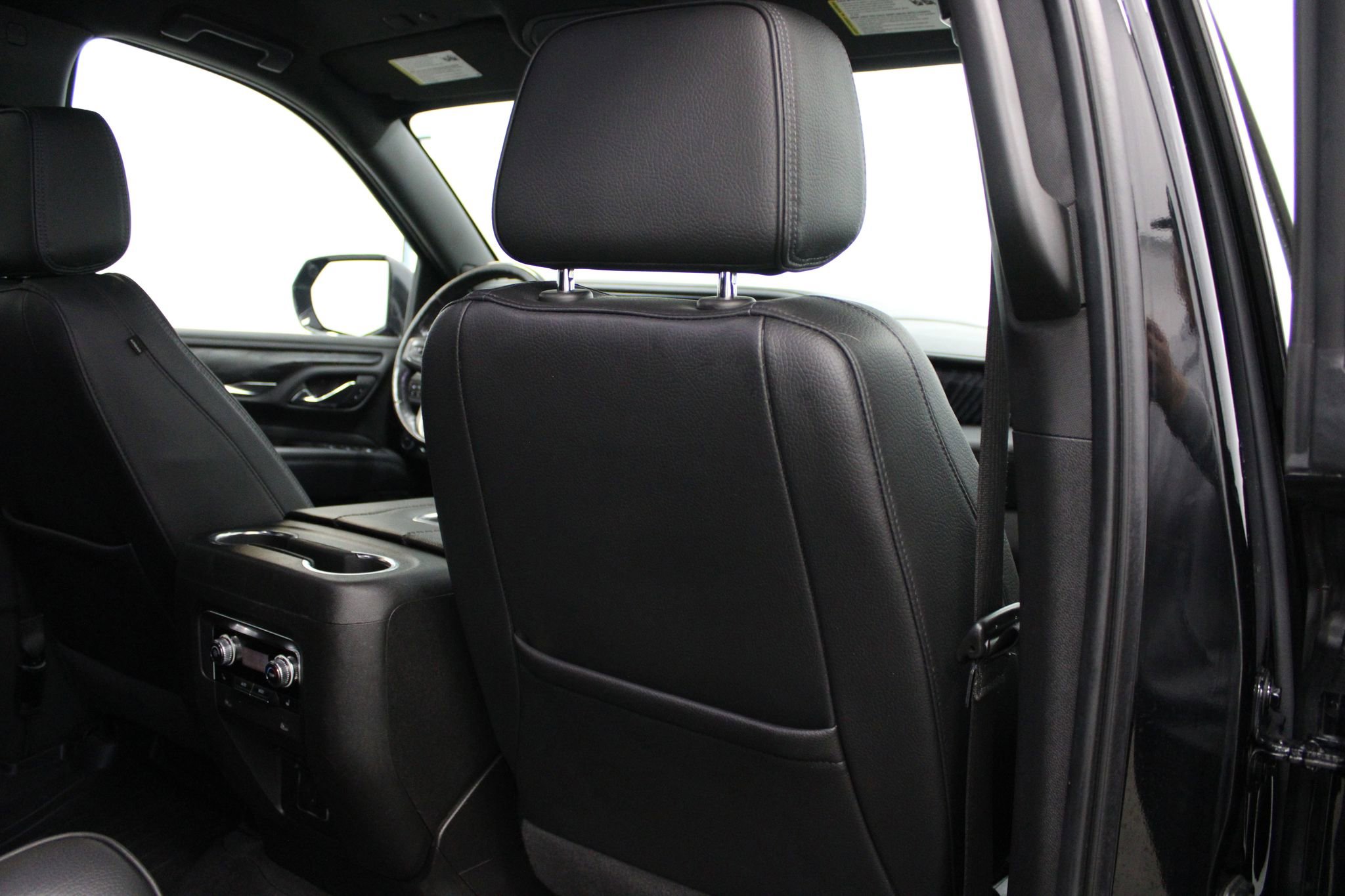 Used 2022 GMC Yukon XL Denali AWD/4WD image 29