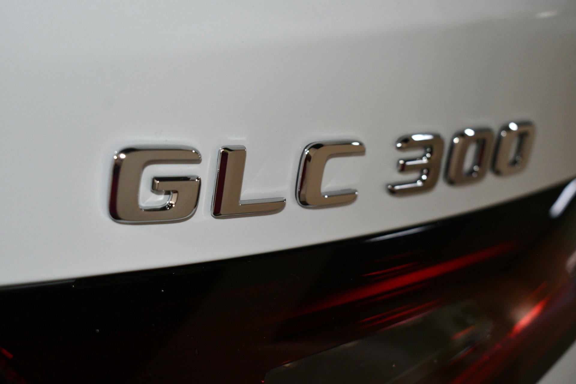 Used 2025 Mercedes-Benz GLC 300 4MATIC image 99