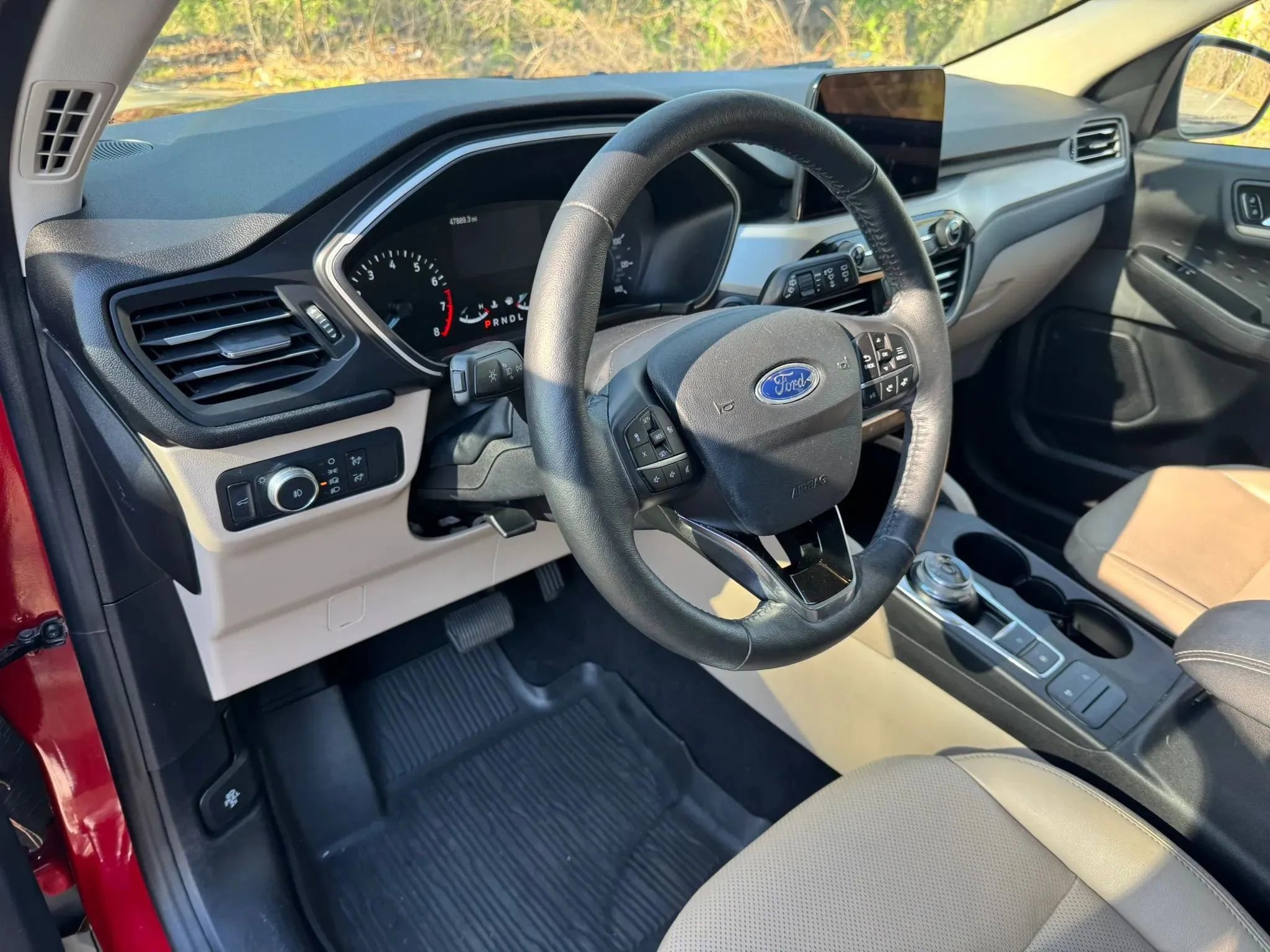 Used 2020 Ford Escape SEL image 17