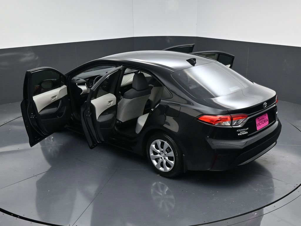 Used 2022 Toyota Corolla LE image 20