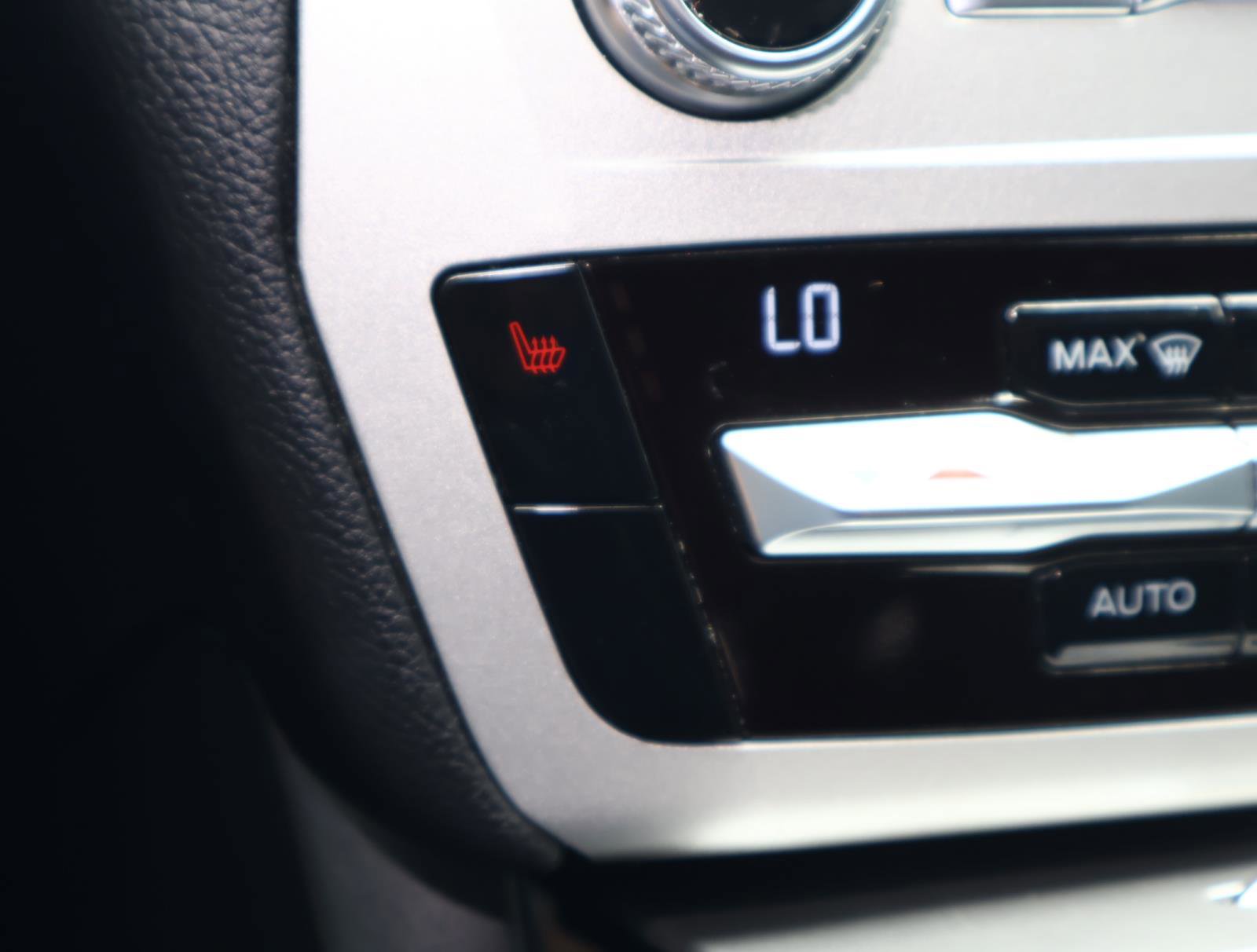 Used 2021 Ford Explorer XLT image 26