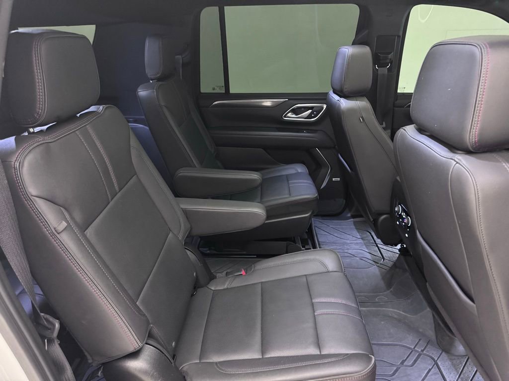 Certified 2024 Chevrolet Suburban RST w/ Luxury Package AWD/4WD image 15