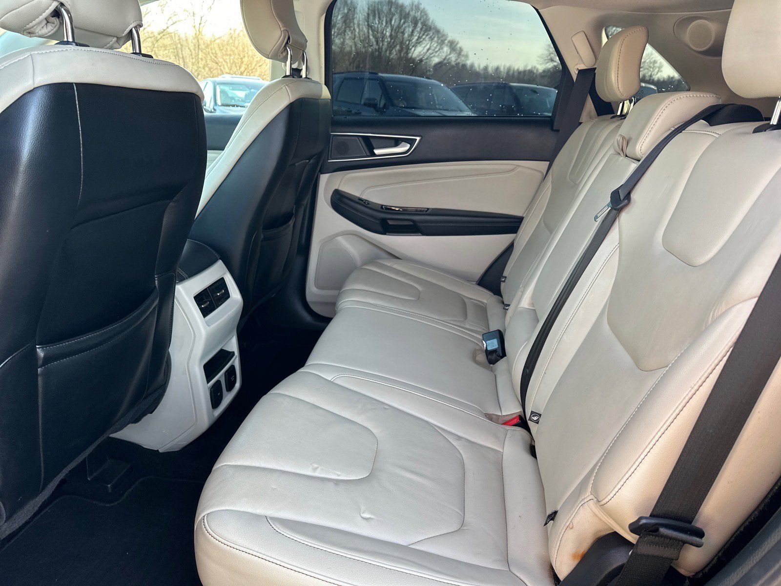 Used 2019 Ford Edge Titanium FWD image 8