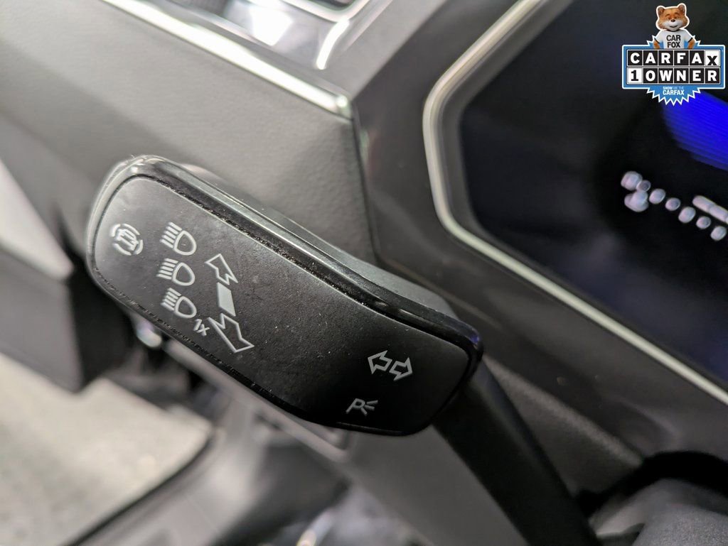 Used 2022 Volkswagen Tiguan SE w/ Panoramic Sunroof Package AWD/4WD image 19
