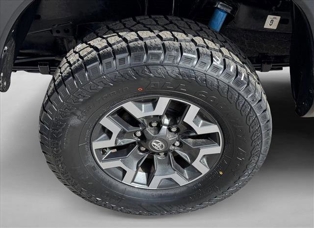 Certified 2023 Toyota Tacoma TRD Off-Road w/ Technology Package AWD/4WD image 9