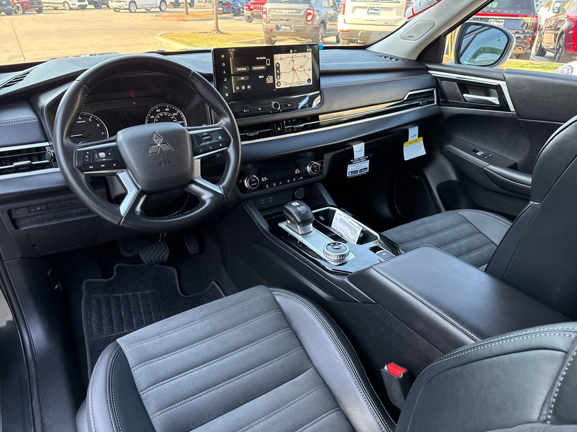 New 2025 Mitsubishi Outlander SE image 6