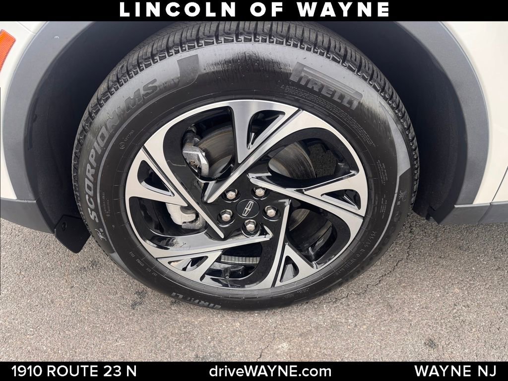 Used 2025 Lincoln Nautilus Premier w/ Equipment Group 102A image 25