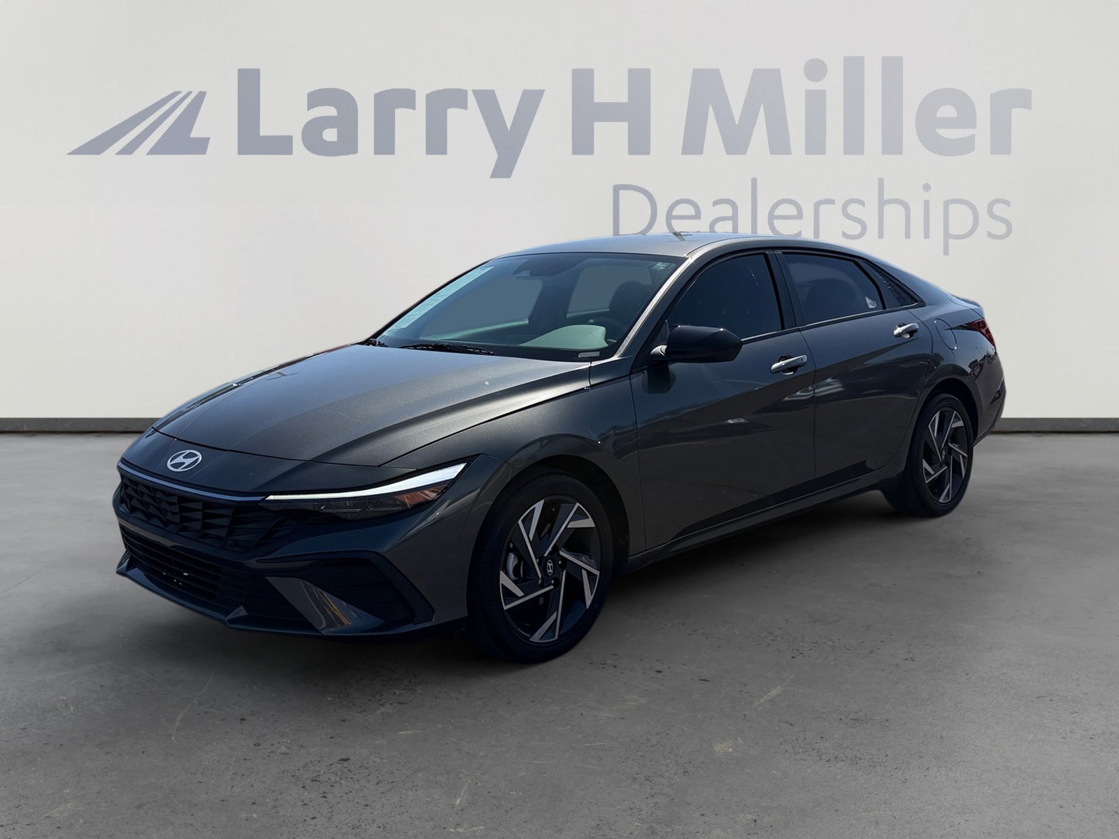 Certified 2025 Hyundai Elantra Sport FWD image 1