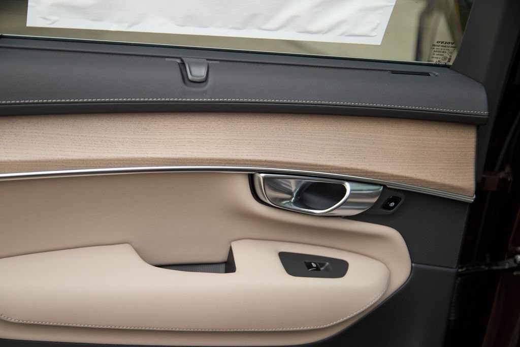 New 2026 Volvo XC90 B6 Ultra w/ Protection Package image 19