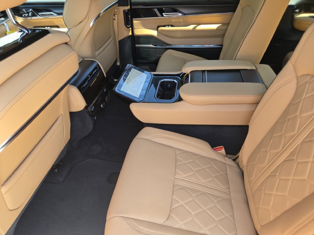 New 2026 Jeep Grand Wagoneer L Summit AWD/4WD image 22