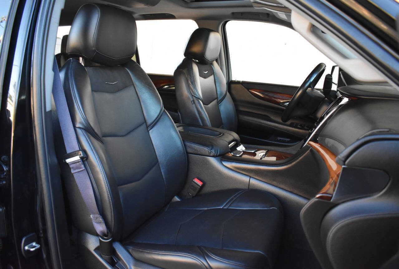 Used 2015 Cadillac Escalade Premium AWD/4WD image 23