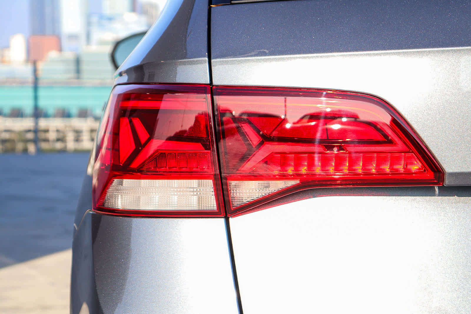 Used 2022 Volkswagen Taos SE w/ Panoramic Sunroof Package image 9