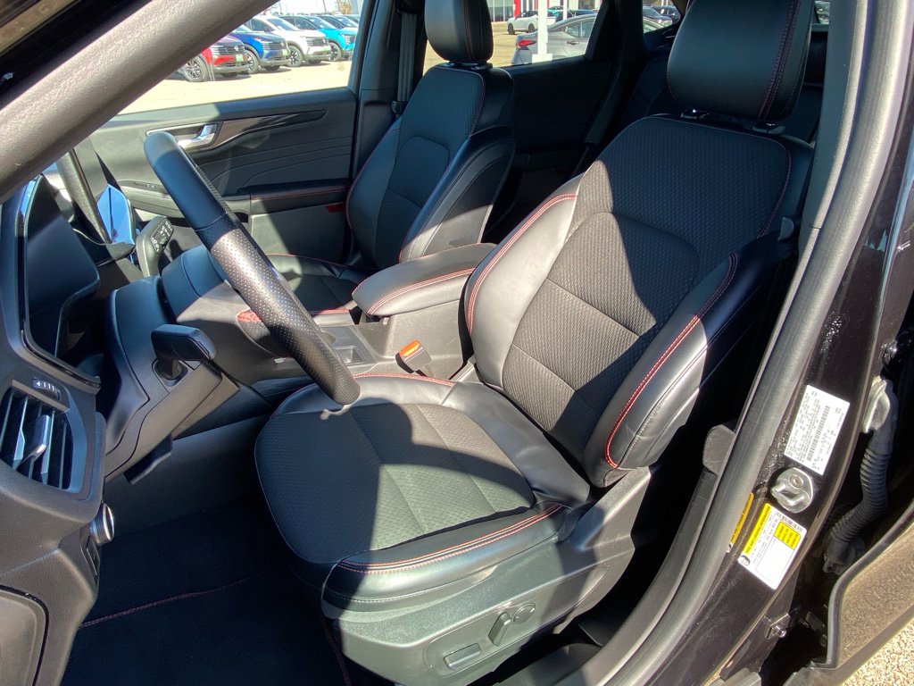 Used 2023 Ford Escape ST-Line w/ Tech Pack #1 AWD/4WD image 10