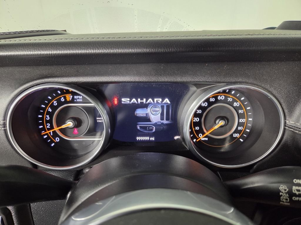 Used 2018 Jeep Wrangler Unlimited Sahara w/ Safety Group image 15