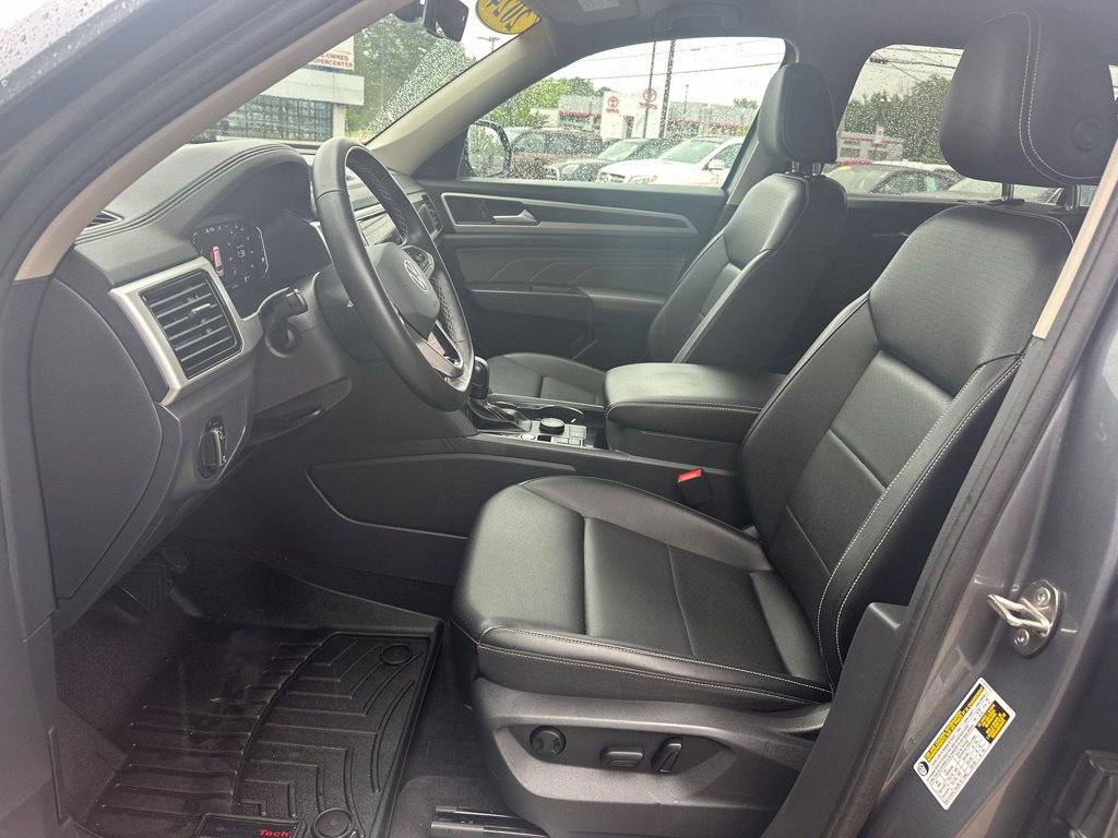 Used 2023 Volkswagen Atlas SE w/ Black Wheel Package AWD/4WD image 17