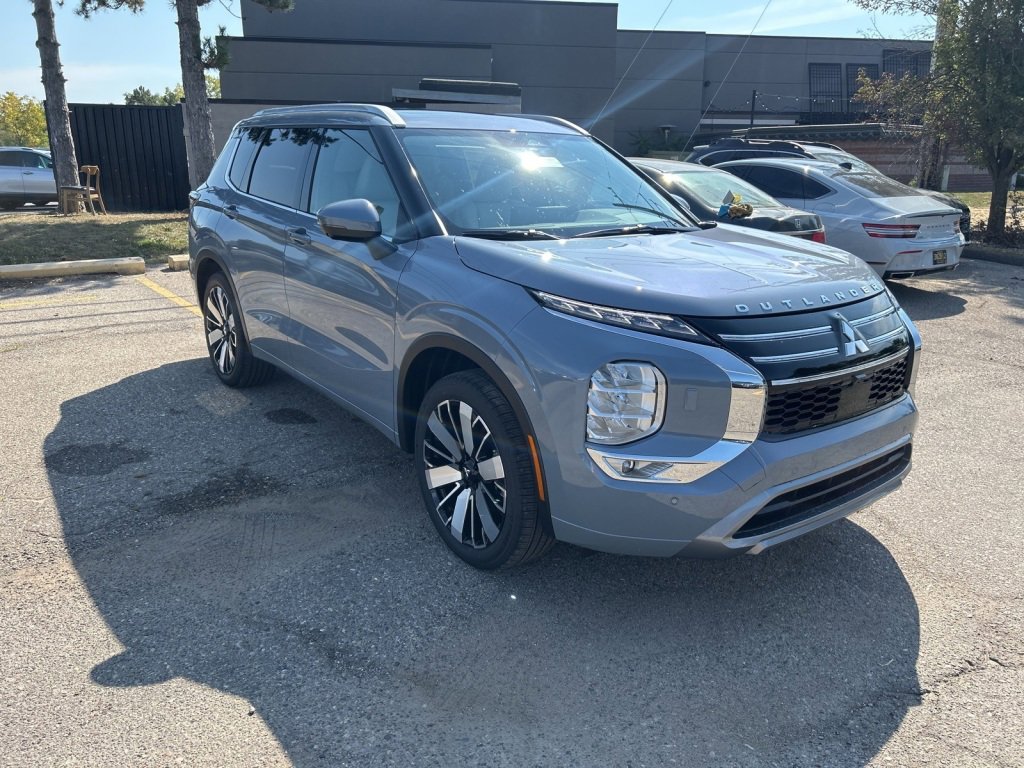 New 2025 Mitsubishi Outlander AWD