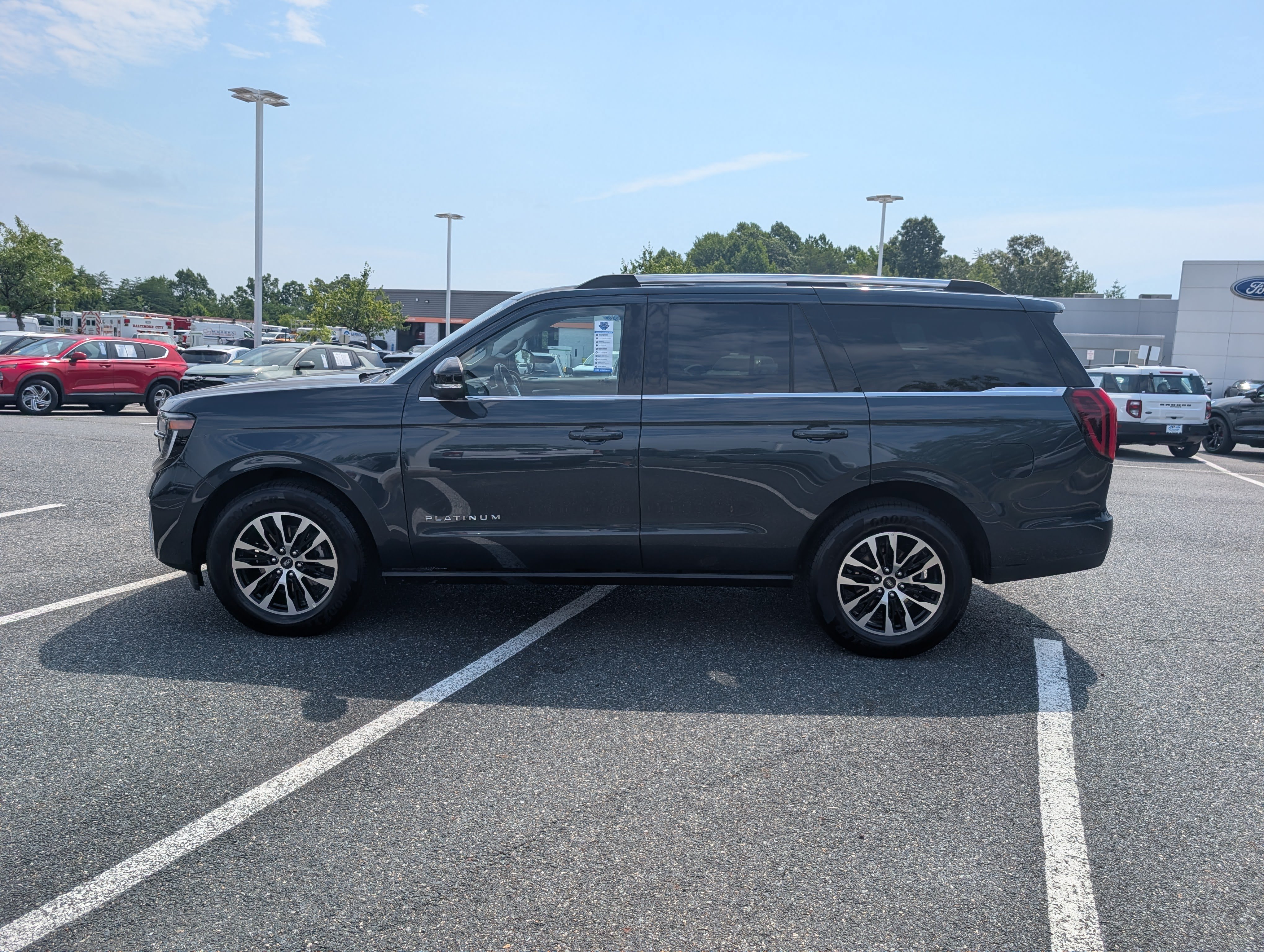 Used 2025 Ford Expedition Platinum AWD/4WD image 7