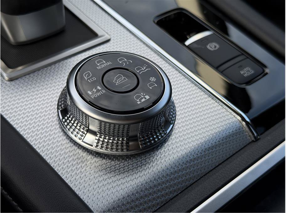 Used 2025 Mitsubishi Outlander 4WD Plug-In Hybrid image 17