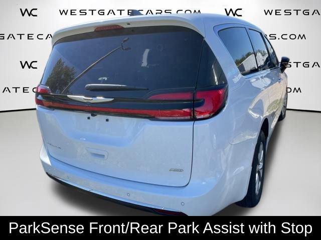 New 2026 Chrysler Pacifica Select image 10