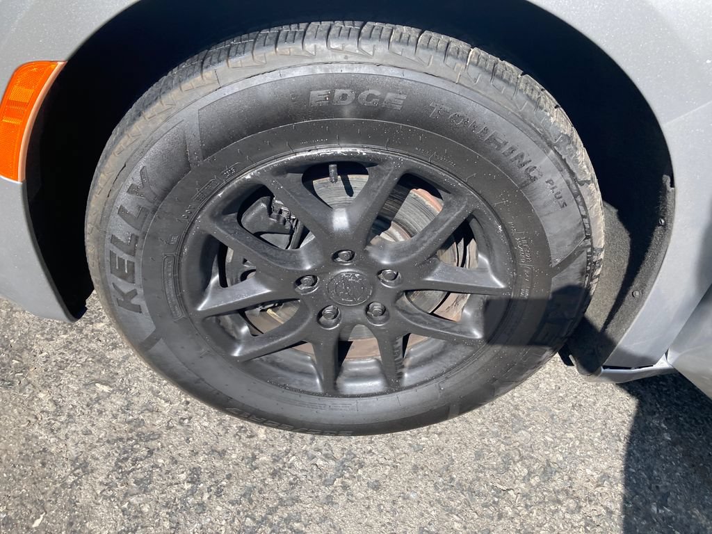 Used 2017 Chrysler Pacifica Touring FWD image 37