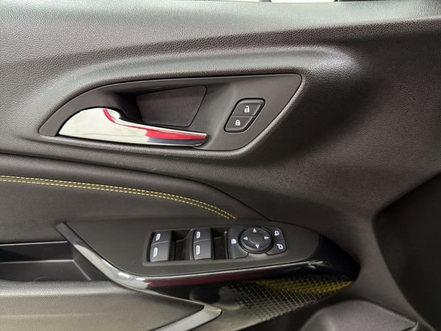 Used 2025 Chevrolet Trax ACTIV w/ Sunroof Package image 21