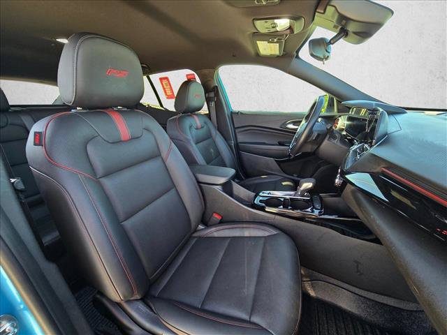 Used 2025 Chevrolet Trax RS w/ Driver Confidence Package FWD image 19