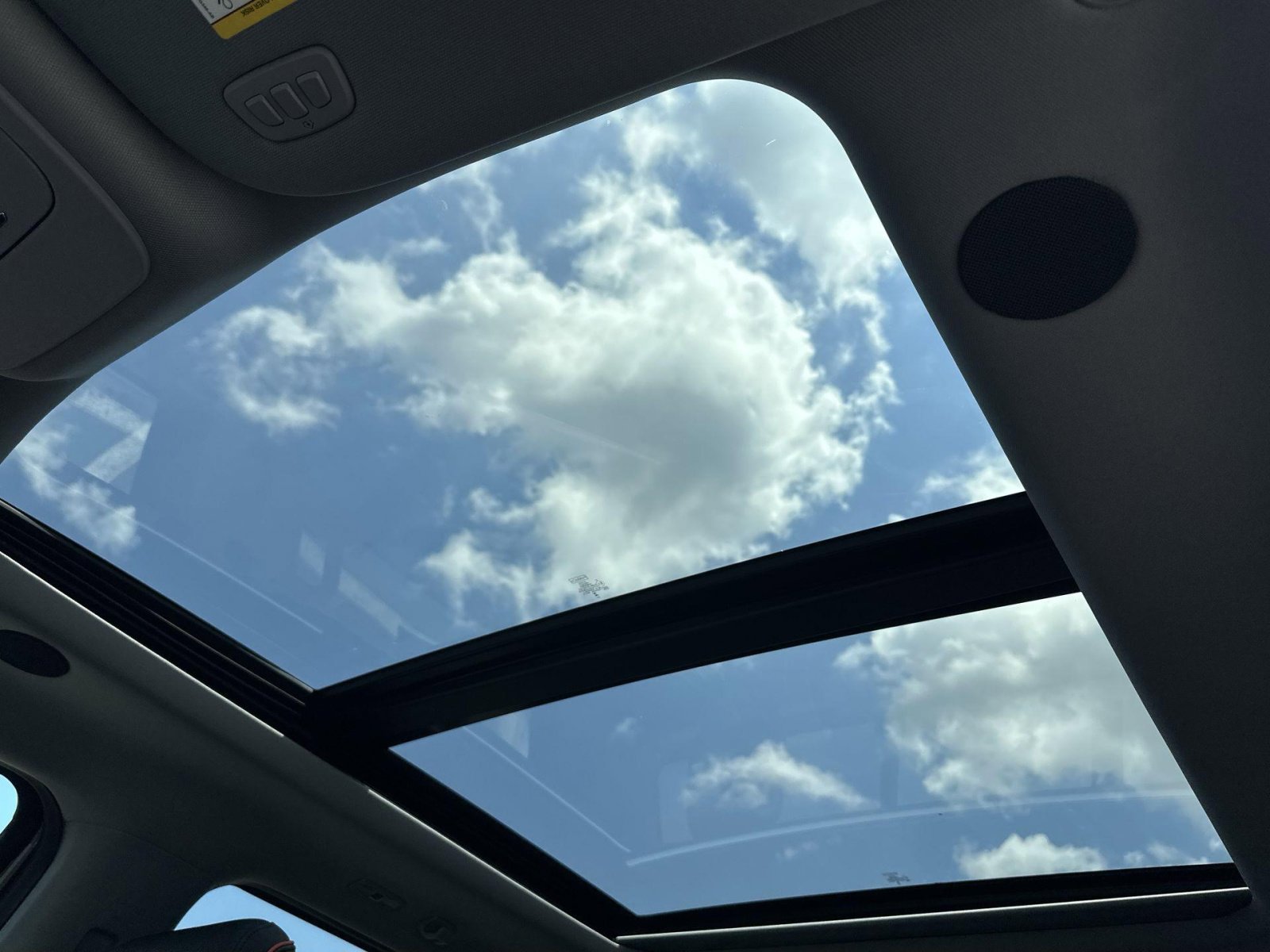 New 2025 Ford F250 Lariat w/ Lariat Ultimate Package image 32