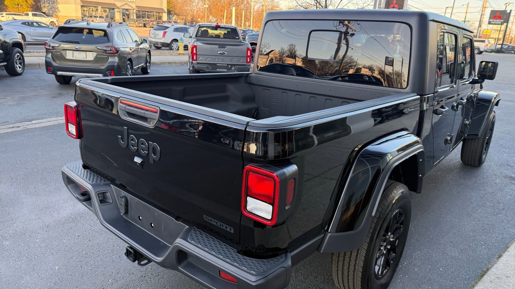 Used 2021 Jeep Gladiator Sport image 9