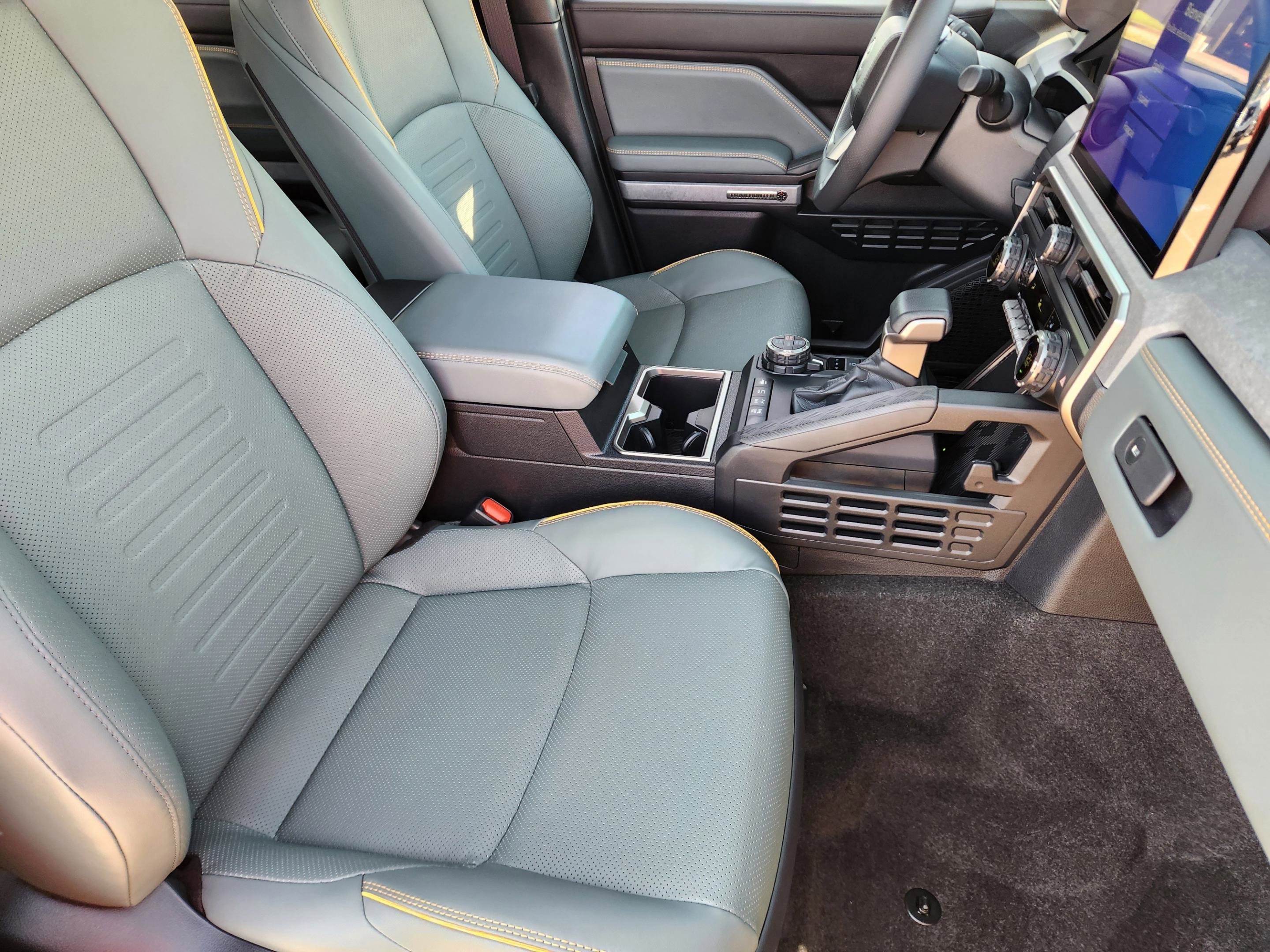 Used 2025 Toyota 4Runner Trailhunter image 16