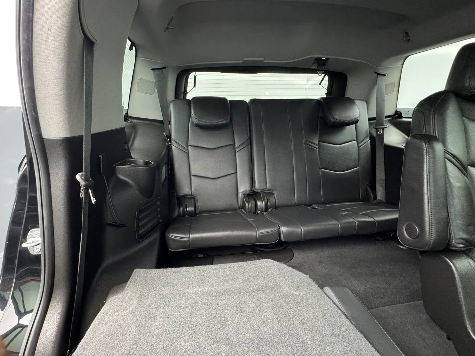 Used 2019 Cadillac Escalade Luxury AWD/4WD image 54