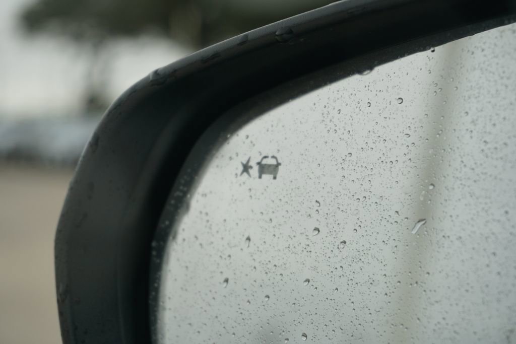 New 2026 Chevrolet Trax LT w/ Sunroof Package image 15