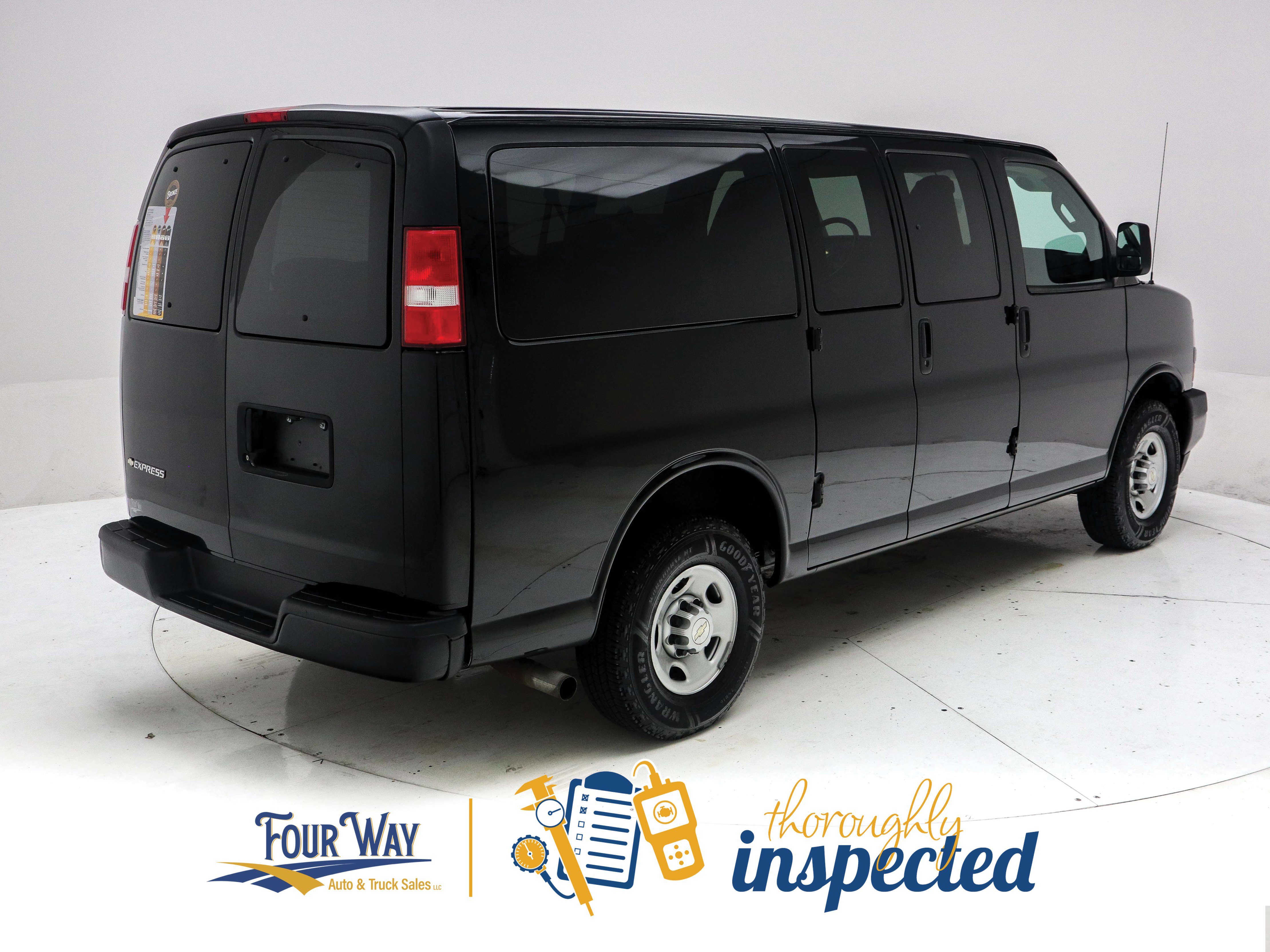 Used 2020 Chevrolet Express 2500 LS w/ Driver Convenience Package RWD image 3