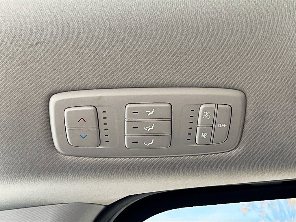 Used 2024 Kia Carnival LX image 23