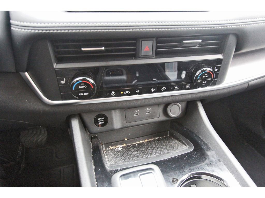 Used 2025 Nissan Rogue SV w/ SV Premium Package FWD image 21